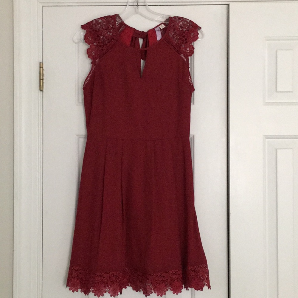 Adorable cap sleeve burgundy dress